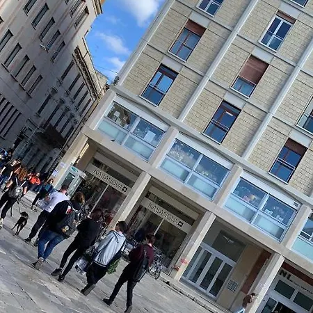 Piazza Sant' Oronzo Civico 40 Appartamento *