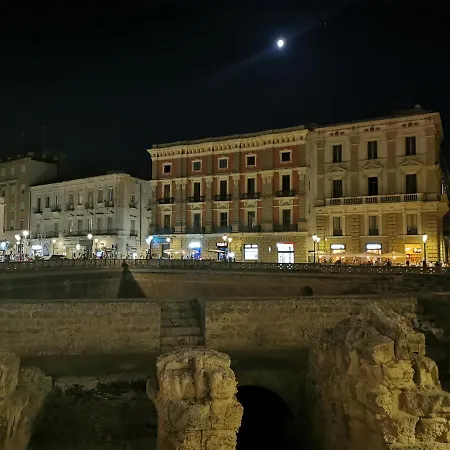 Appartamento Piazza Sant' Oronzo Civico 40 *